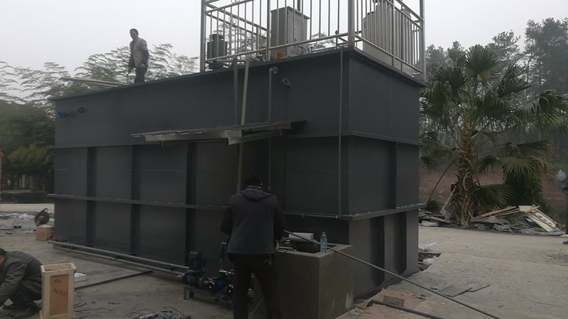 一体化污水处理设备安装现场 